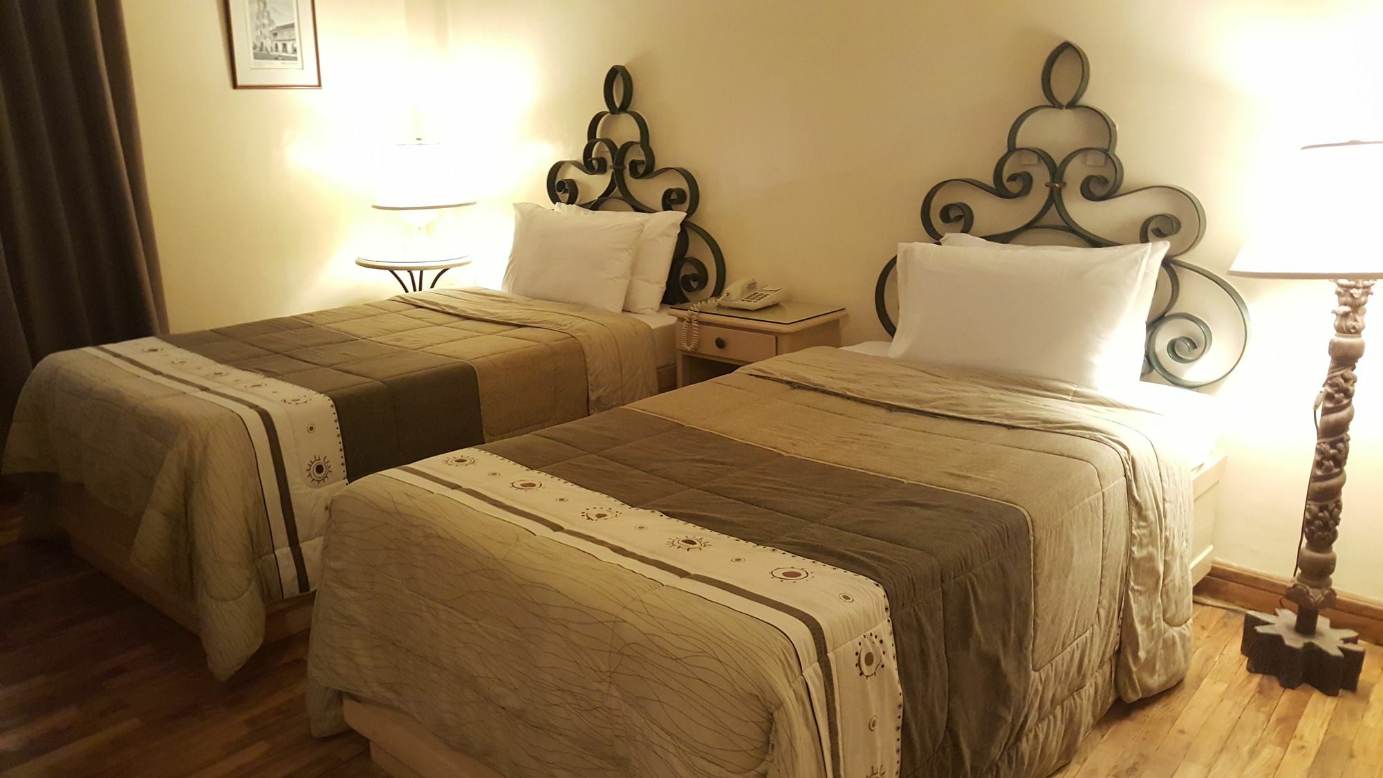 Roxas President'S Inn Eksteriør bilde